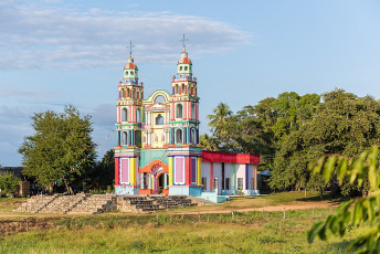 Kirche in Mexiko, Tabasco - Blende: f/4 1/4000sec ISO-500 Brennweite: 70mm (Kamera: NIKON D810 - Aufgenommen am: 2016-12-22 23:41